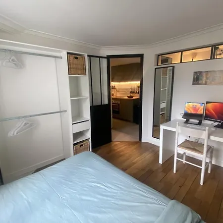 Apartment Charming And Elegant Oberkampf